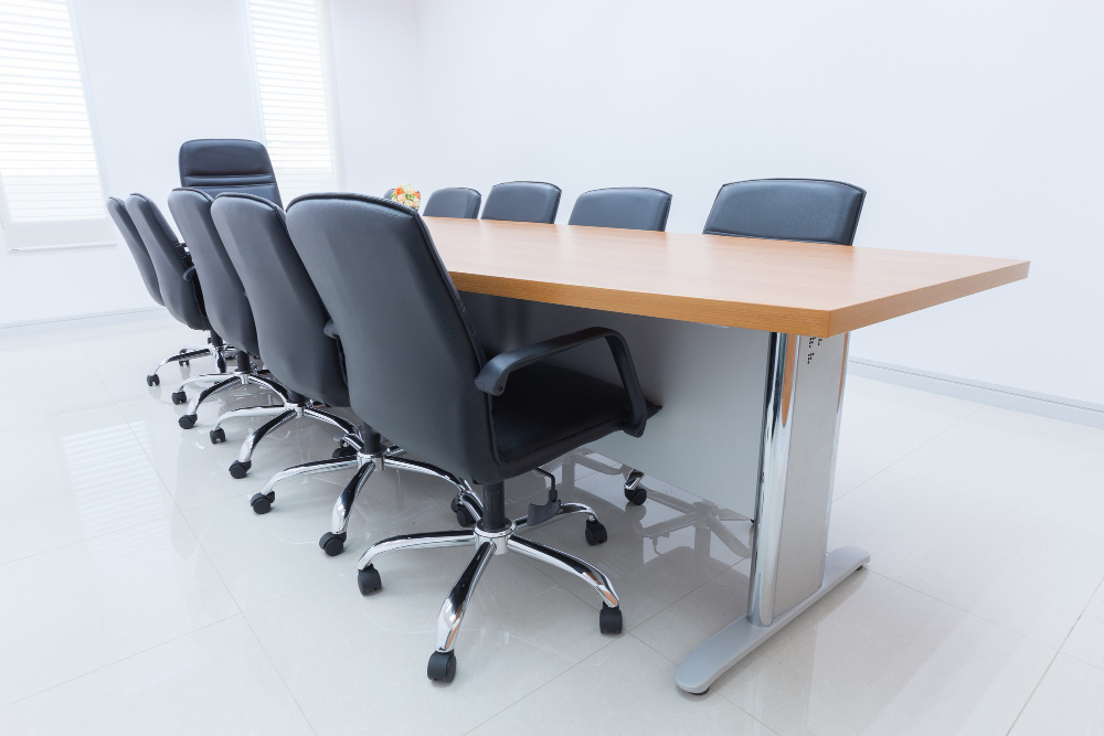 business-meeting-room-in-office